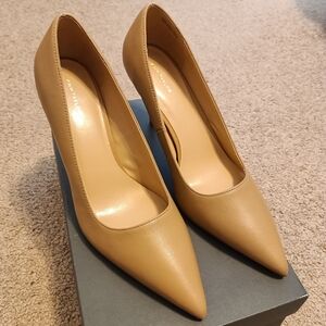 ANN TAYLOR HEELS SZ 9